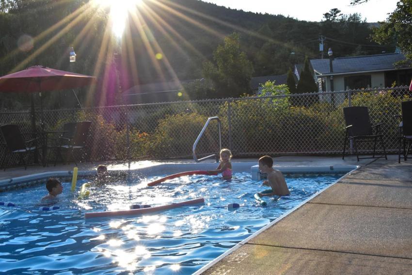 לייק ג'ורג' Adirondack Sunrise Lodge מראה חיצוני תמונה