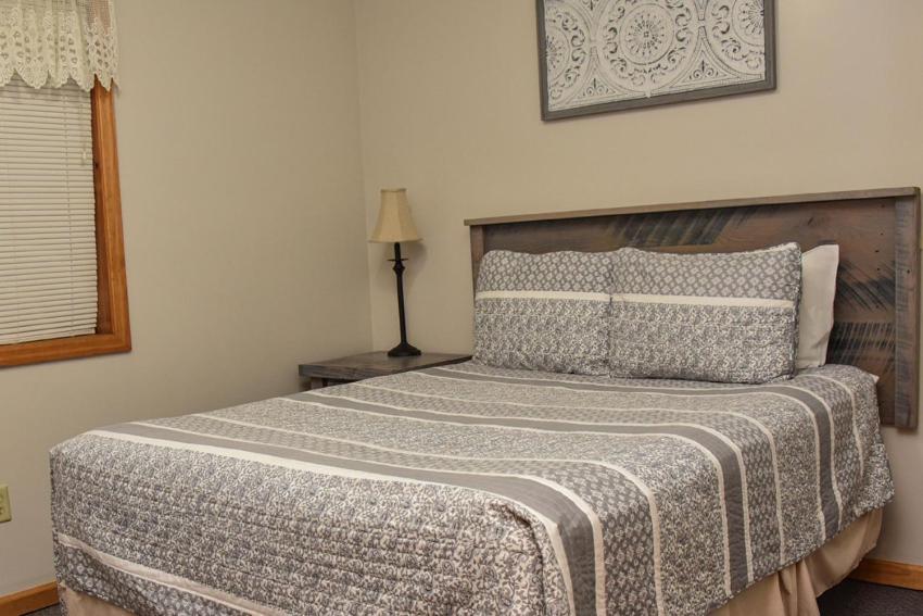 לייק ג'ורג' Adirondack Sunrise Lodge מראה חיצוני תמונה