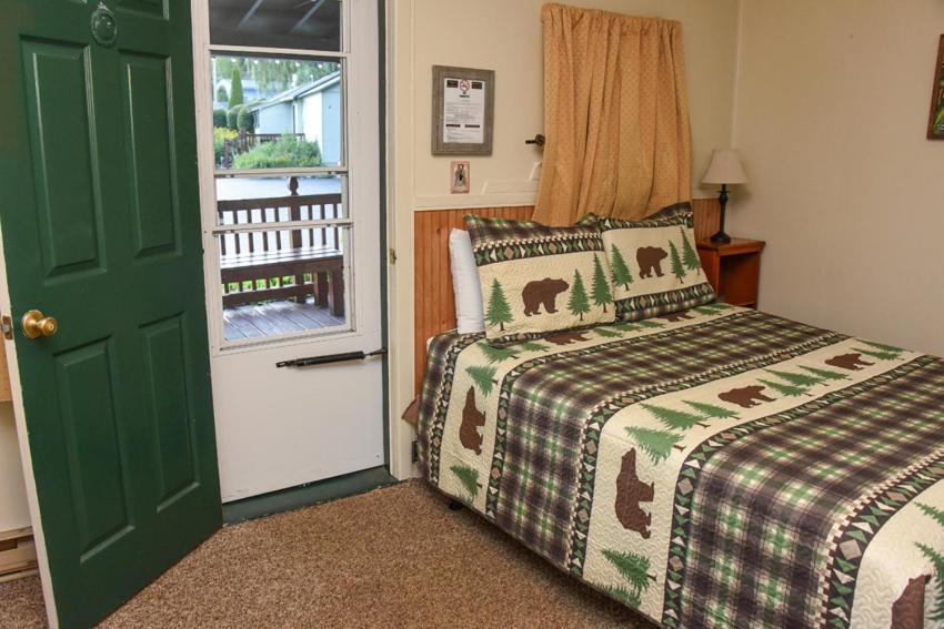 לייק ג'ורג' Adirondack Sunrise Lodge מראה חיצוני תמונה