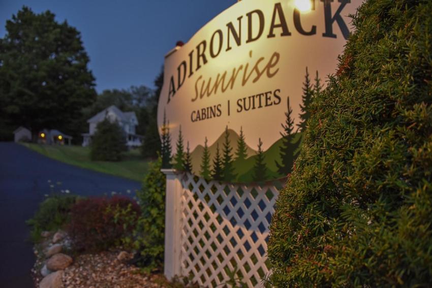 לייק ג'ורג' Adirondack Sunrise Lodge מראה חיצוני תמונה
