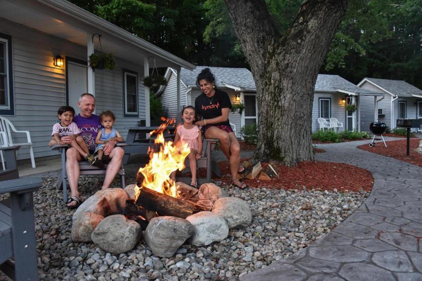 לייק ג'ורג' Adirondack Sunrise Lodge מראה חיצוני תמונה