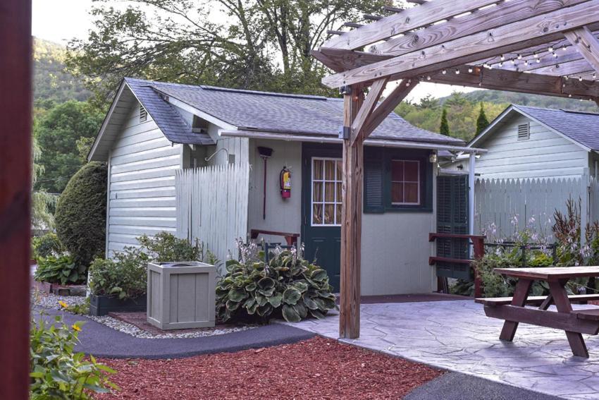 לייק ג'ורג' Adirondack Sunrise Lodge מראה חיצוני תמונה