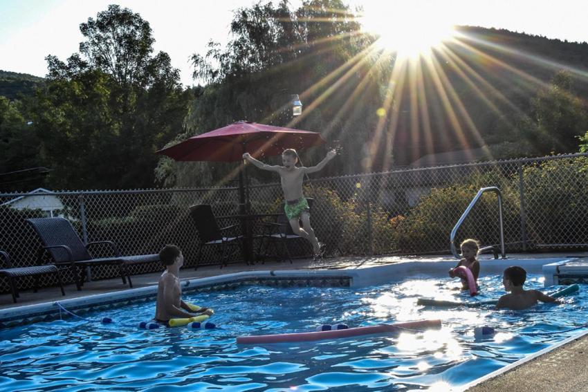 לייק ג'ורג' Adirondack Sunrise Lodge מראה חיצוני תמונה